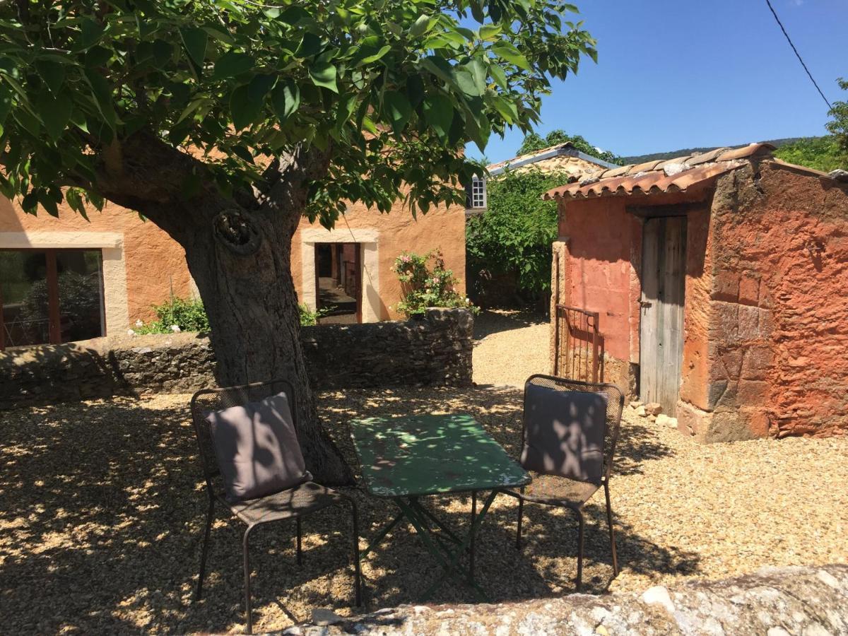 Le Vieux Portail Bed & Breakfast Saint-Saturnin-lès-Apt Dış mekan fotoğraf