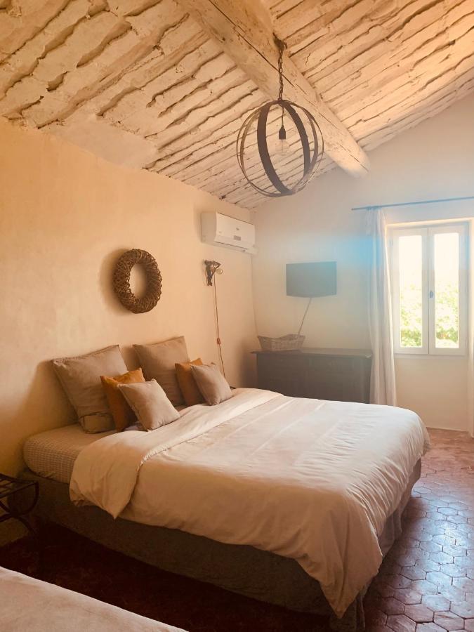 Le Vieux Portail Bed & Breakfast Saint-Saturnin-lès-Apt Dış mekan fotoğraf