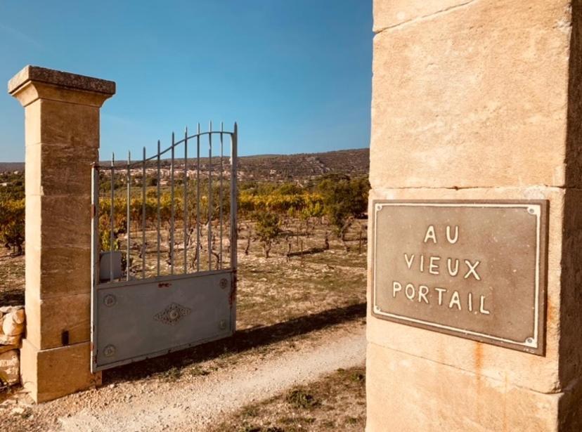 Le Vieux Portail Bed & Breakfast Saint-Saturnin-lès-Apt Dış mekan fotoğraf