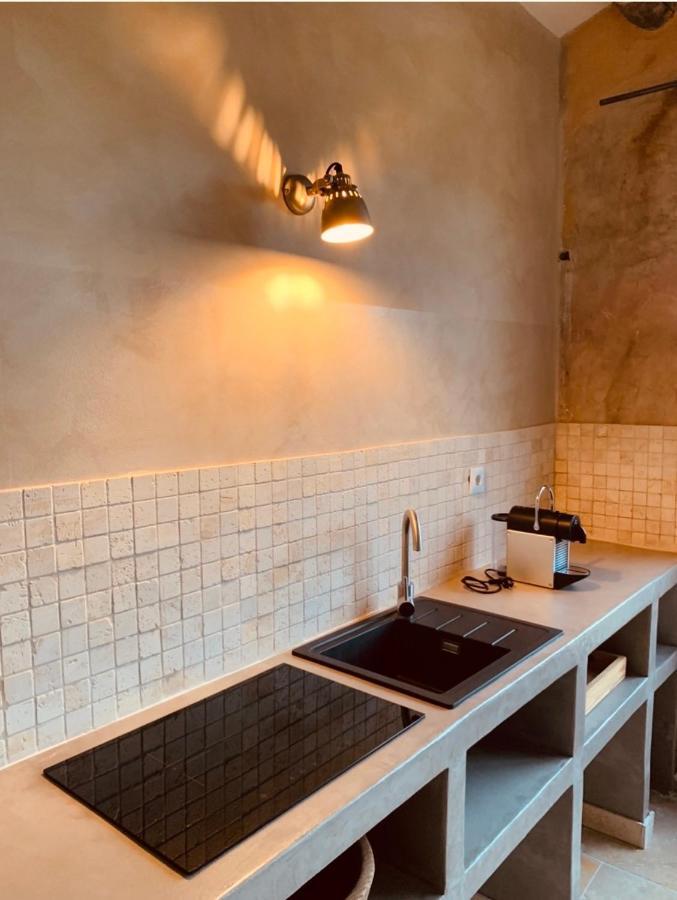 Le Vieux Portail Bed & Breakfast Saint-Saturnin-lès-Apt Dış mekan fotoğraf