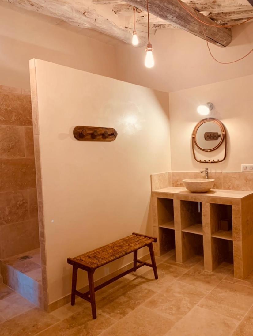 Le Vieux Portail Bed & Breakfast Saint-Saturnin-lès-Apt Dış mekan fotoğraf