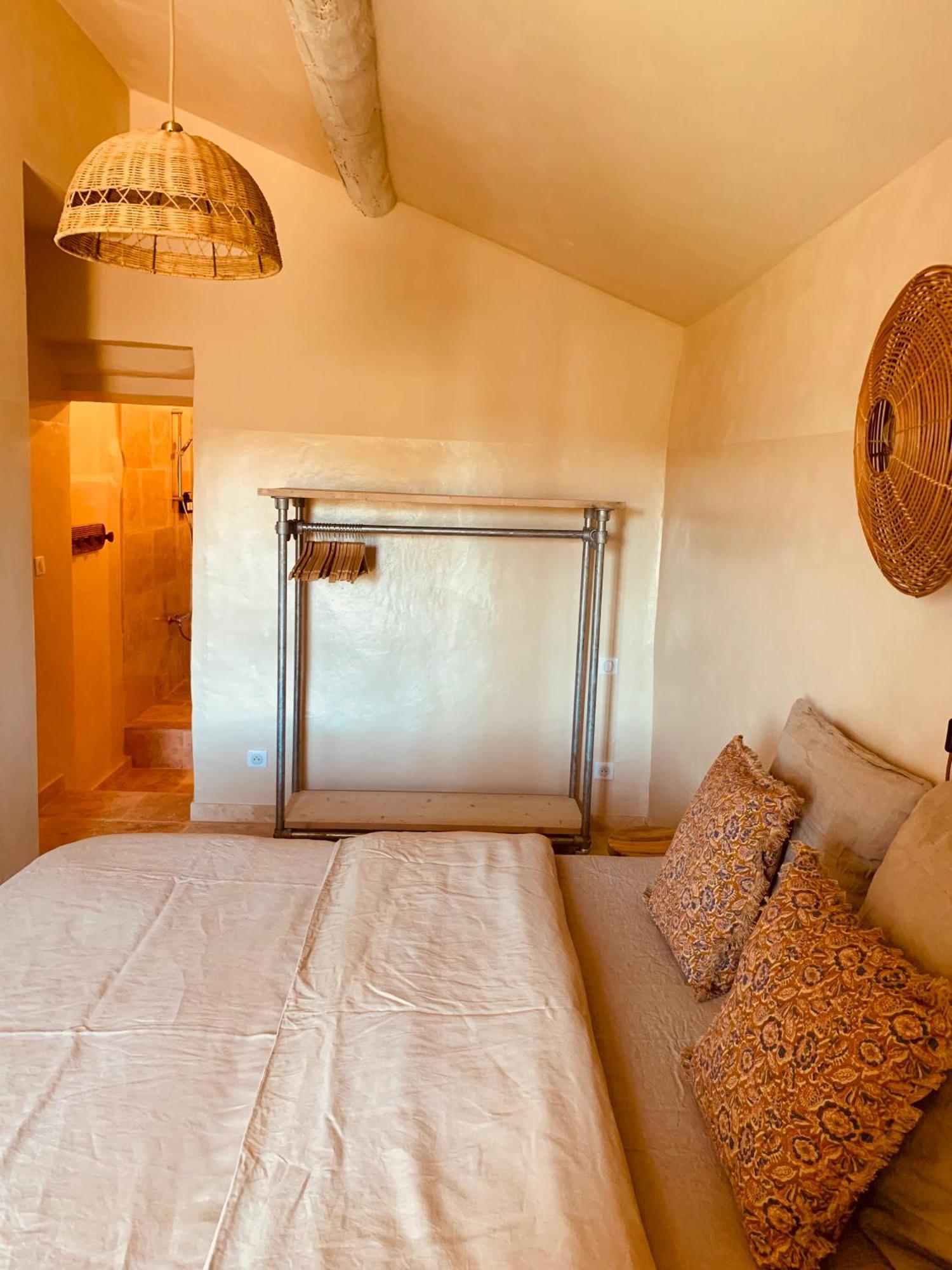 Le Vieux Portail Bed & Breakfast Saint-Saturnin-lès-Apt Dış mekan fotoğraf