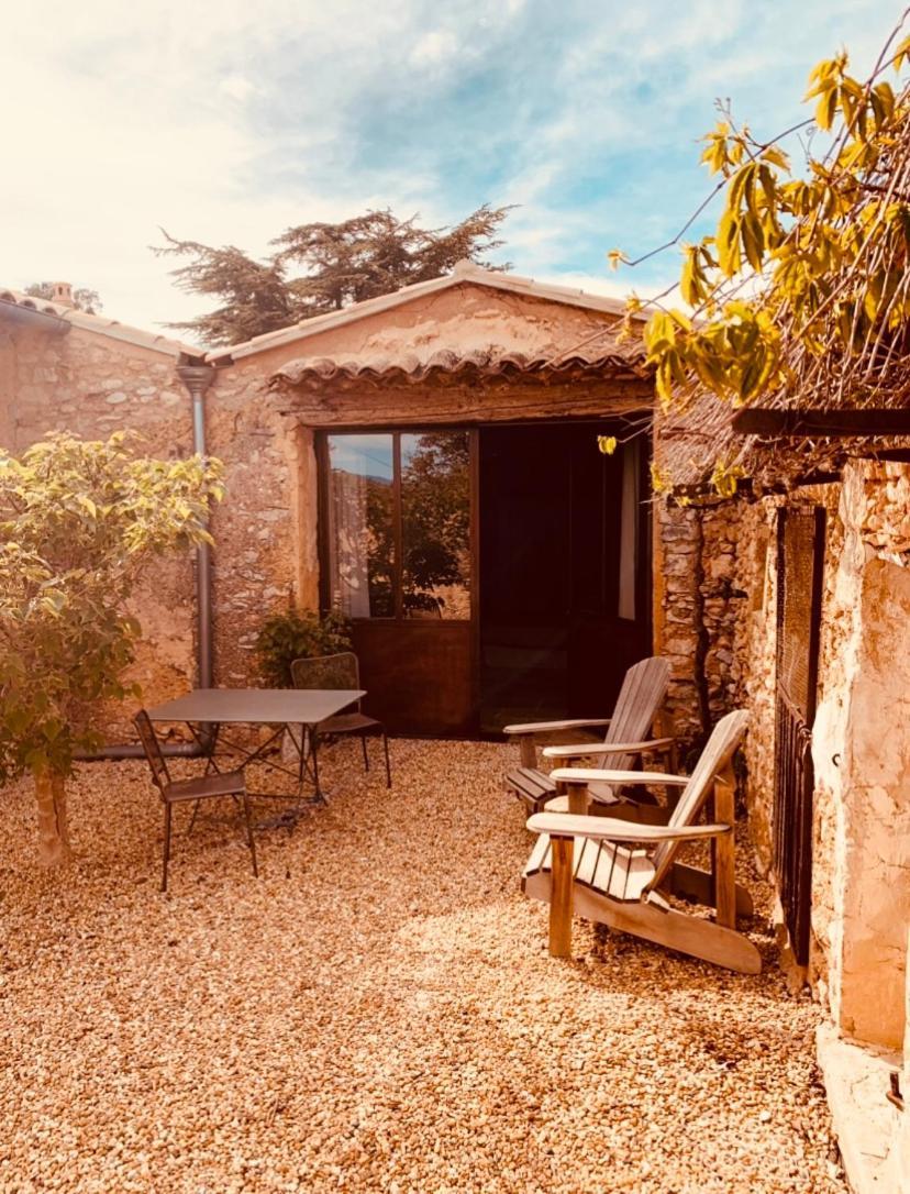 Le Vieux Portail Bed & Breakfast Saint-Saturnin-lès-Apt Dış mekan fotoğraf