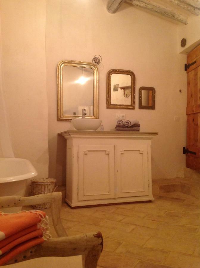 Le Vieux Portail Bed & Breakfast Saint-Saturnin-lès-Apt Dış mekan fotoğraf