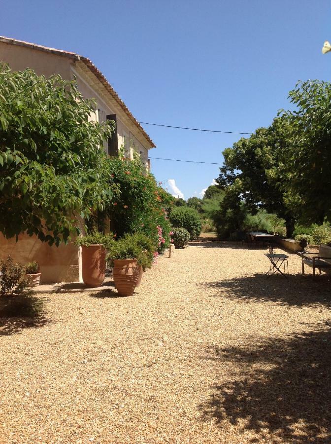 Le Vieux Portail Bed & Breakfast Saint-Saturnin-lès-Apt Dış mekan fotoğraf